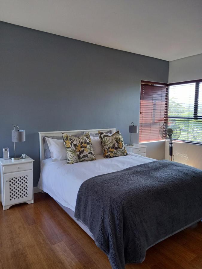 Modern Spacious Home In Heart Of Cape Winelands Somerset West Exterior photo
