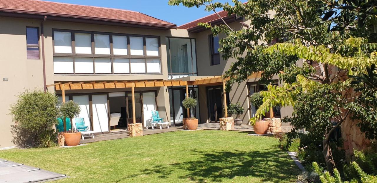 Modern Spacious Home In Heart Of Cape Winelands Somerset West Exterior photo